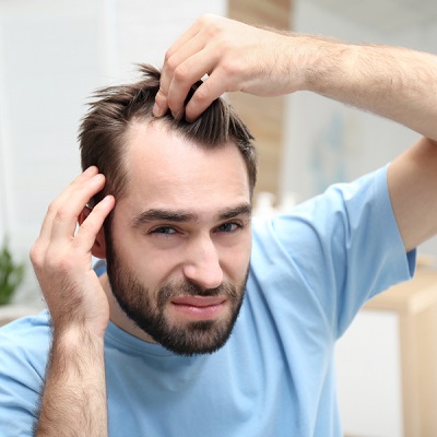 علاج طبيعي لخطوط الشعر في دبي وأبو ظبي - رجال ونساء كلفة