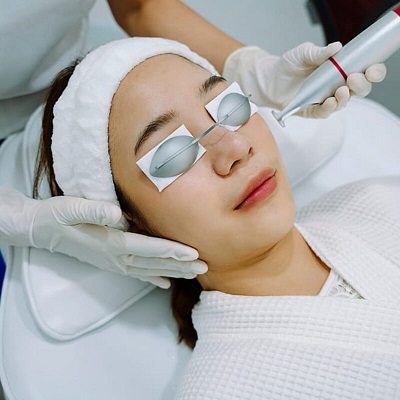 تكلفة علاج الليزر بيكو في دبي – عيادة التجميل في الإمارات